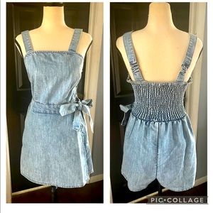 Adorable denim dress with shorts 💙